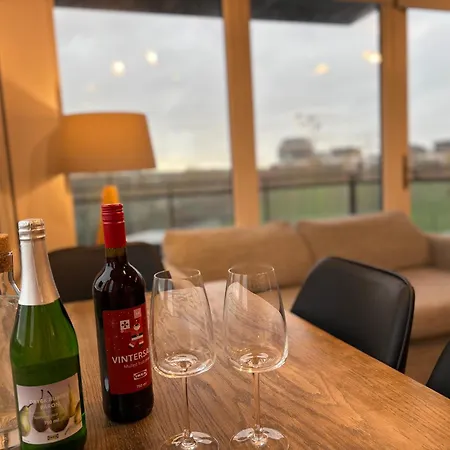 Luxurious Entire With Grand Living Space And Panoramic Balcony Views * دبلن