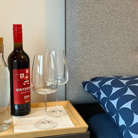 Luxurious Entire With Grand Living Space And Panoramic Balcony Views شقة