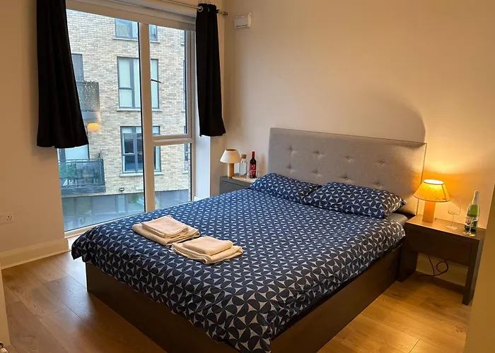 Luxurious Entire With Grand Living Space And Panoramic Balcony Views