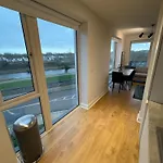 Luxurious Entire With Grand Living Space And Panoramic Balcony Views * 더블린